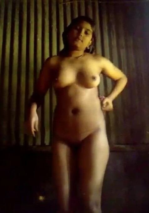 xxxn indian sexy video sexy village girl bathing nude mms