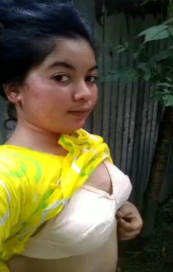 beautiful desi village xxx girl showing boob mms