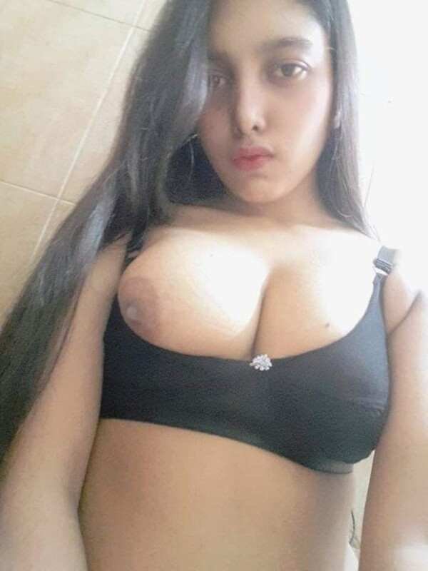 Very cute big boobs babe indian hot xxx show big tits mms