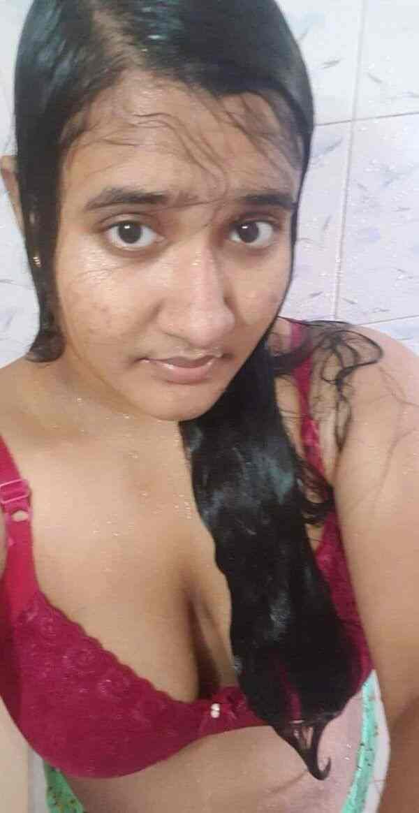 Desi hottest muslim girl hot boobs pics all nude pics (2)