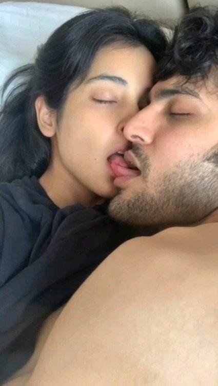 Extremely cute horny lover indian xxx vidio enjoying mms