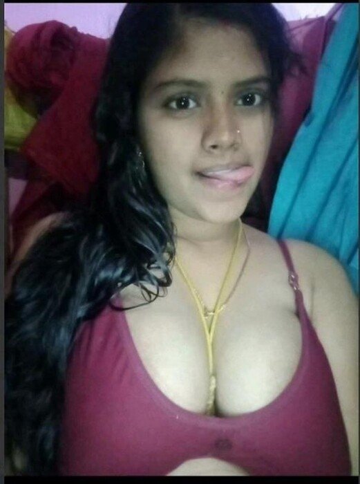 Beautiful mallu tamil big boobs girl xxx pic all nude pics (1)