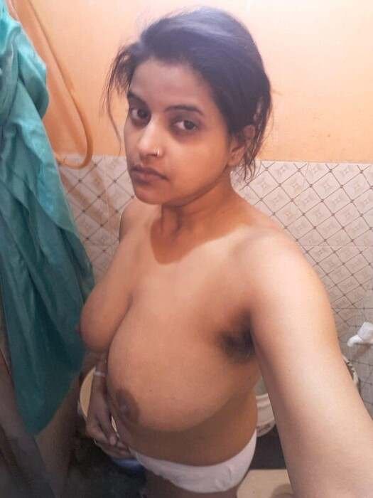 Very beautiful big boobs bhabi mature nude all nude pics (2)