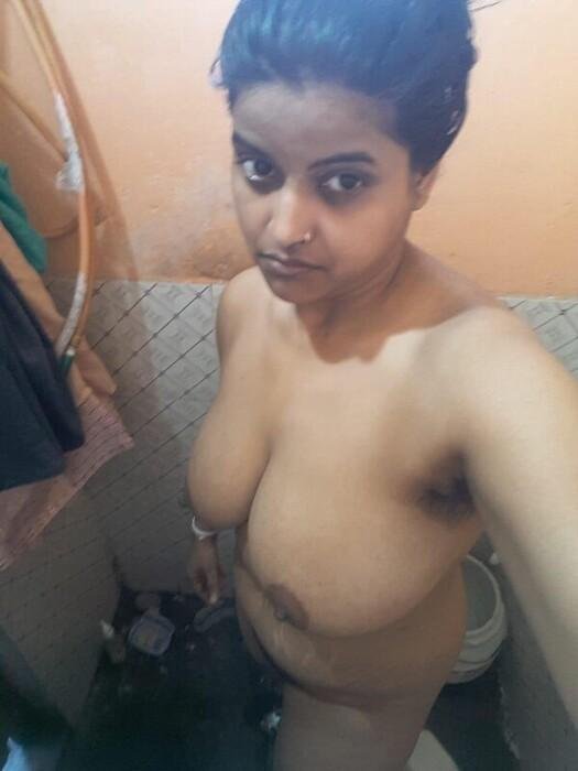Very beautiful big boobs bhabi mature nude all nude pics (3)