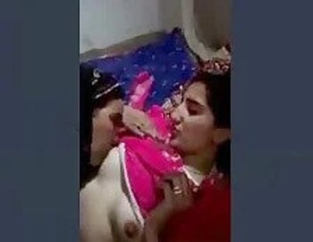 Beauty-horny-paki-girl-pakistani-porm-sucking-boobs-lasbin-mms.jpg