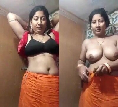 Beautiful-sexy-big-tits-mallu-big-boobs-nude-bathing-viral-mms-HD.jpg