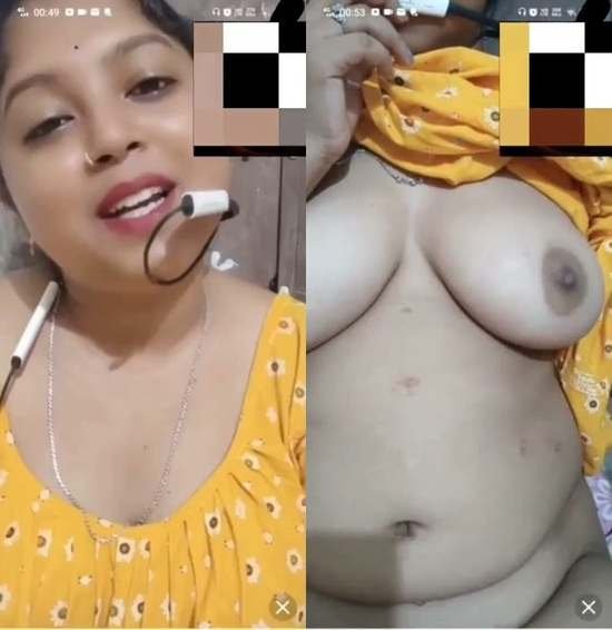 Indian-Desi-desi-bhabhi-bfi-Shows-her-Big-Juicy-Boobs-on-live-cam.jpg