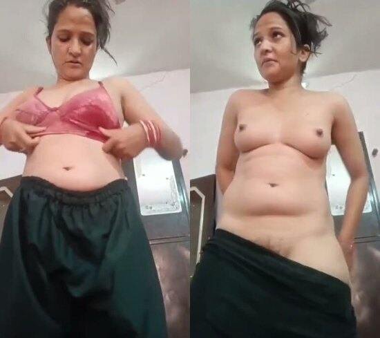 Very-beautiful-muslim-sexy-big-boobs-aunty-nude-nude-mms.jpg