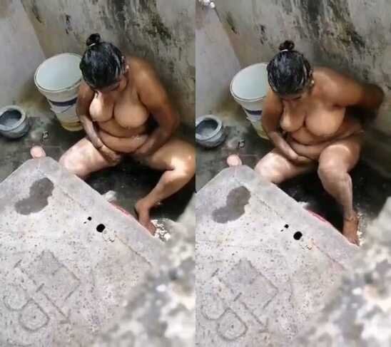 village bbw bhadbhabieporn Bathing Secretly Recorded mms