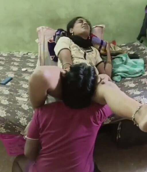 Horny muslim amateur xxx bhabi pussy licking devar mms